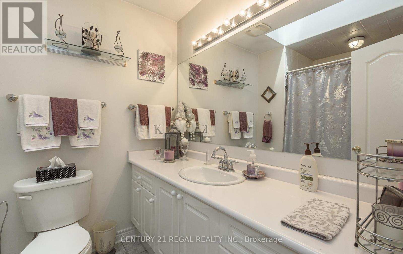 51 ROYAL VALLEY DRIVE - 22