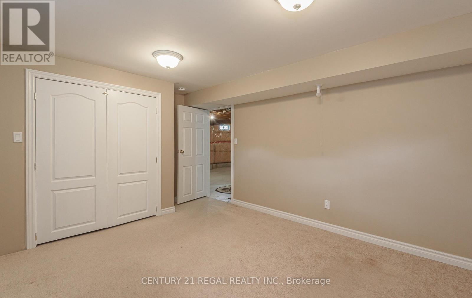 51 ROYAL VALLEY DRIVE - 28