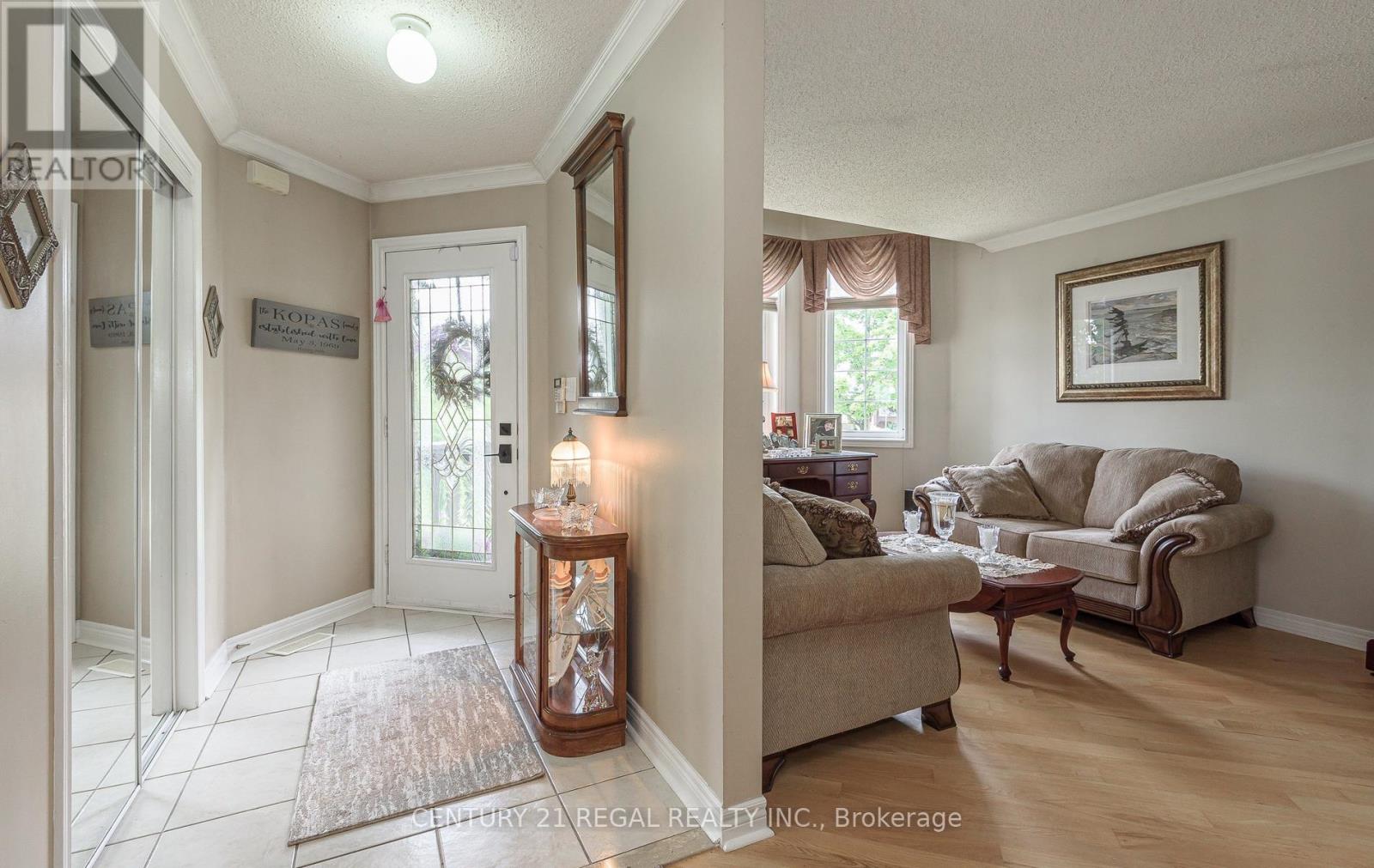 51 ROYAL VALLEY DRIVE - 6