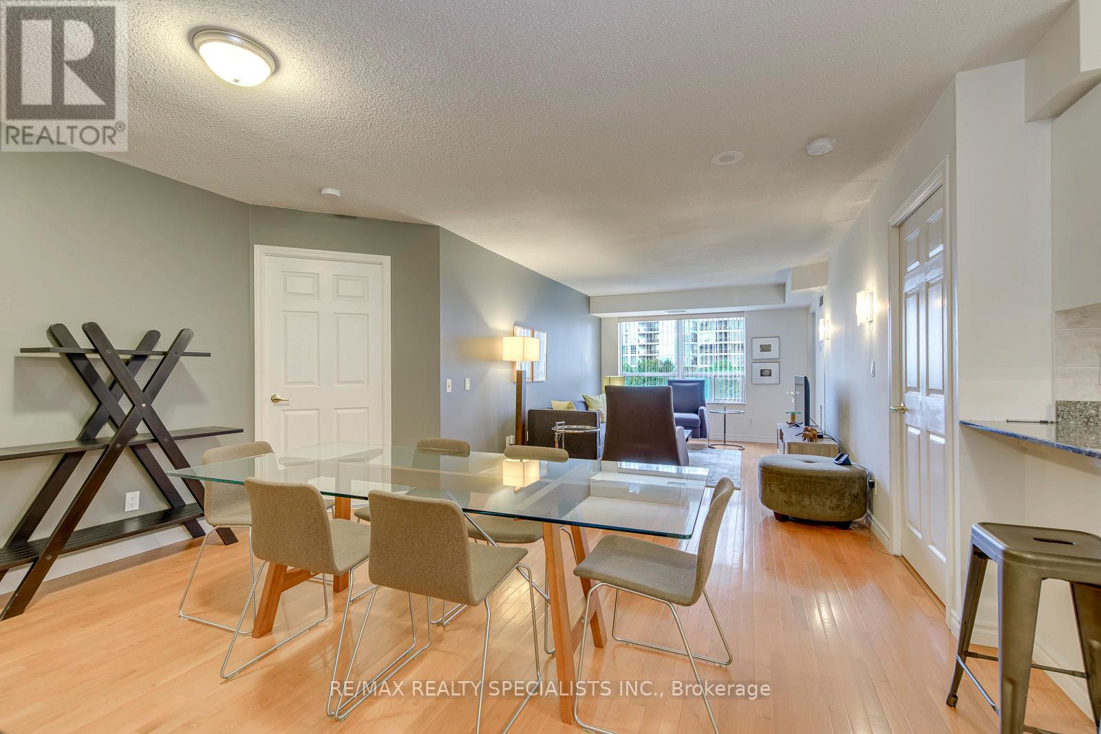 #519 25 KINGSBRIDGE GARDEN CIRCLE W - 15