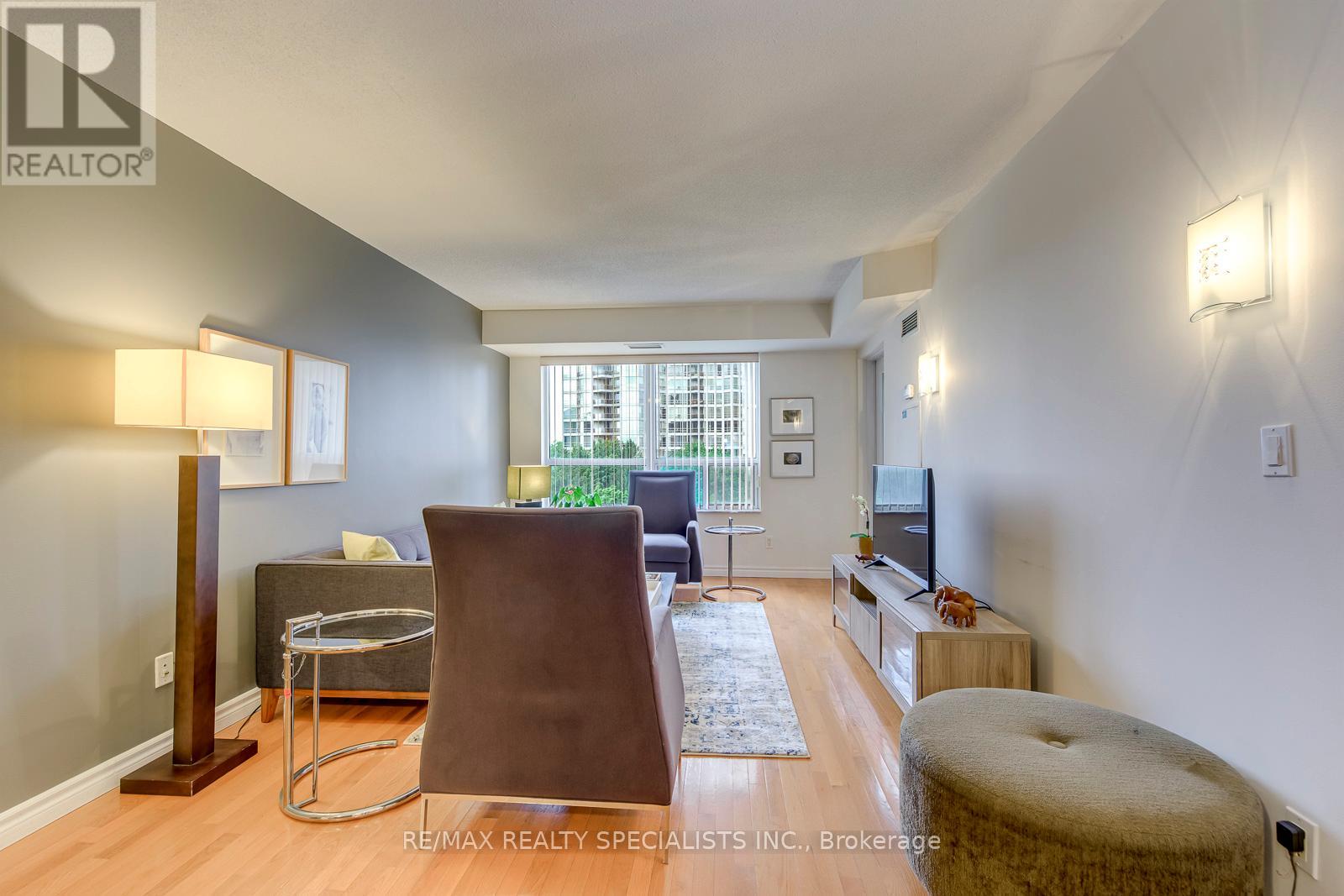 #519 25 KINGSBRIDGE GARDEN CIRCLE W - 20