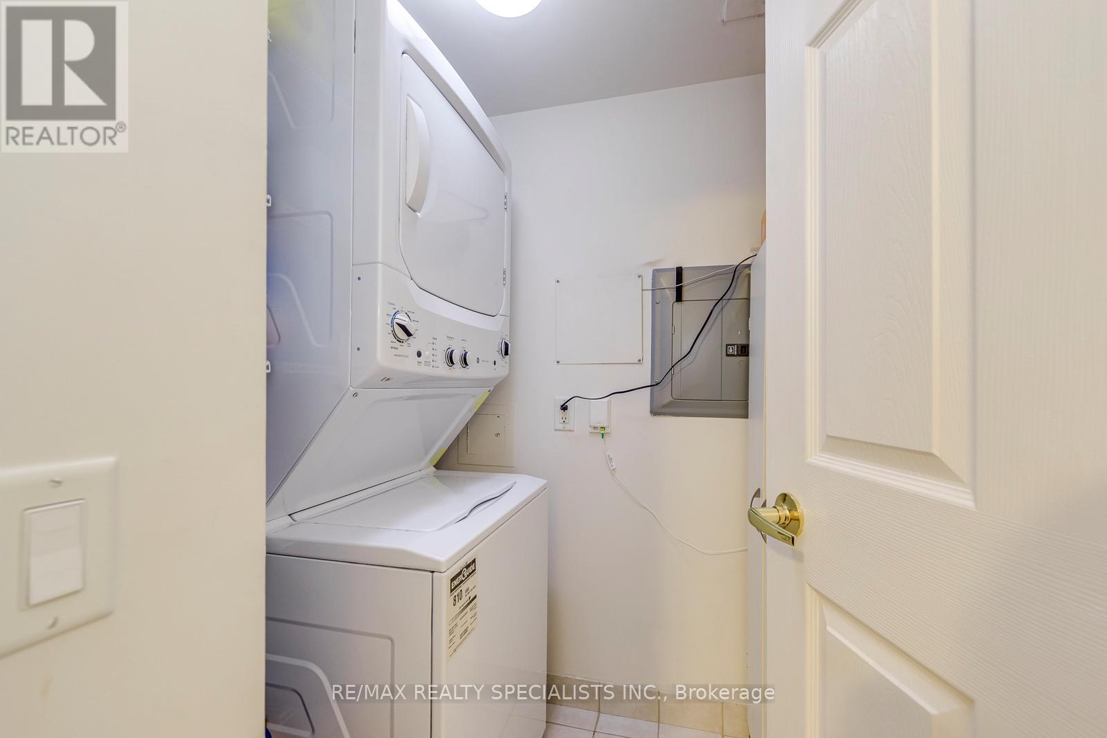 #519 25 KINGSBRIDGE GARDEN CIRCLE W - 36