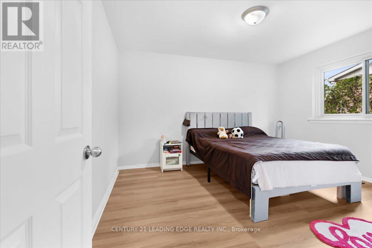201 MCMURCHY AVENUE S - 13