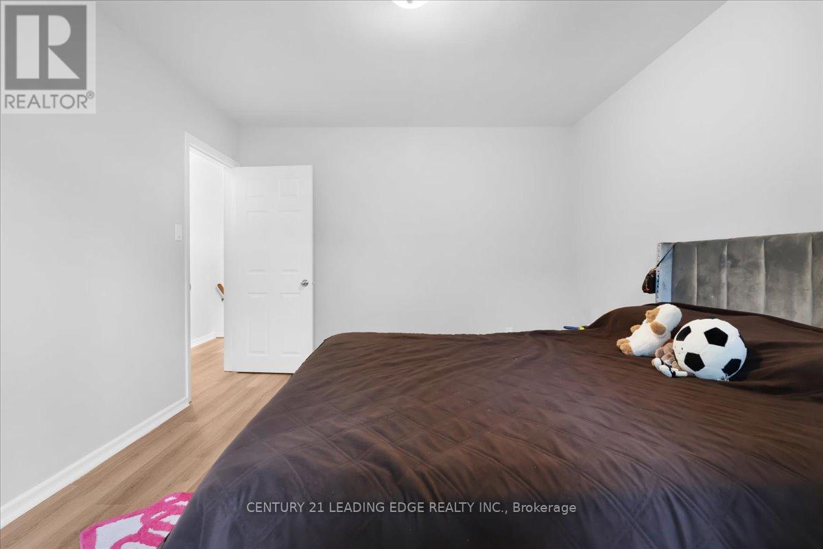 201 MCMURCHY AVENUE S - 15