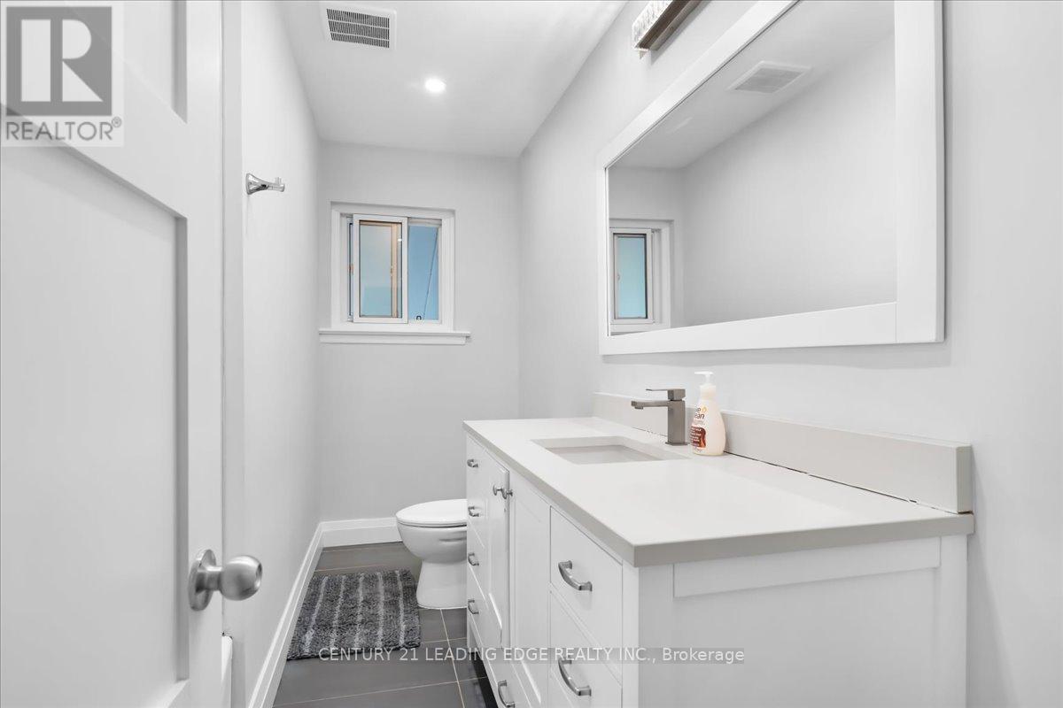 201 MCMURCHY AVENUE S - 16