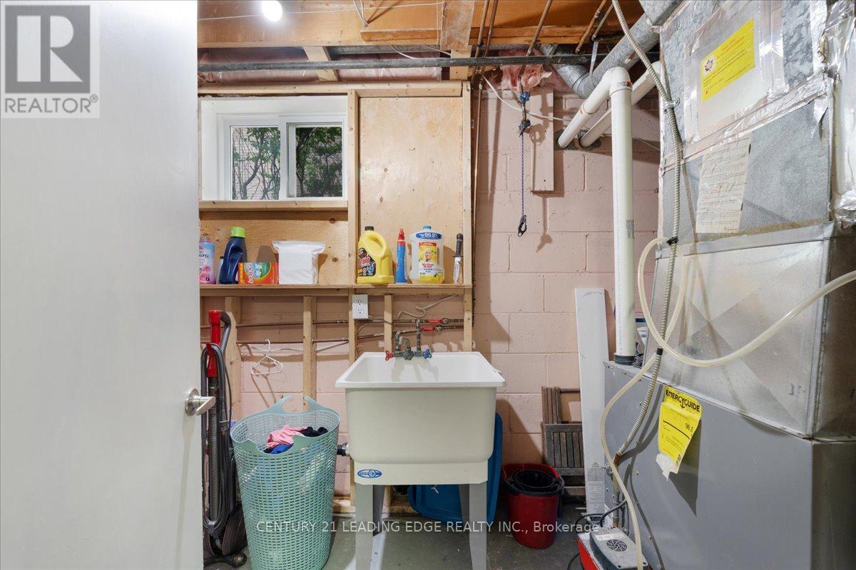 201 MCMURCHY AVENUE S - 27