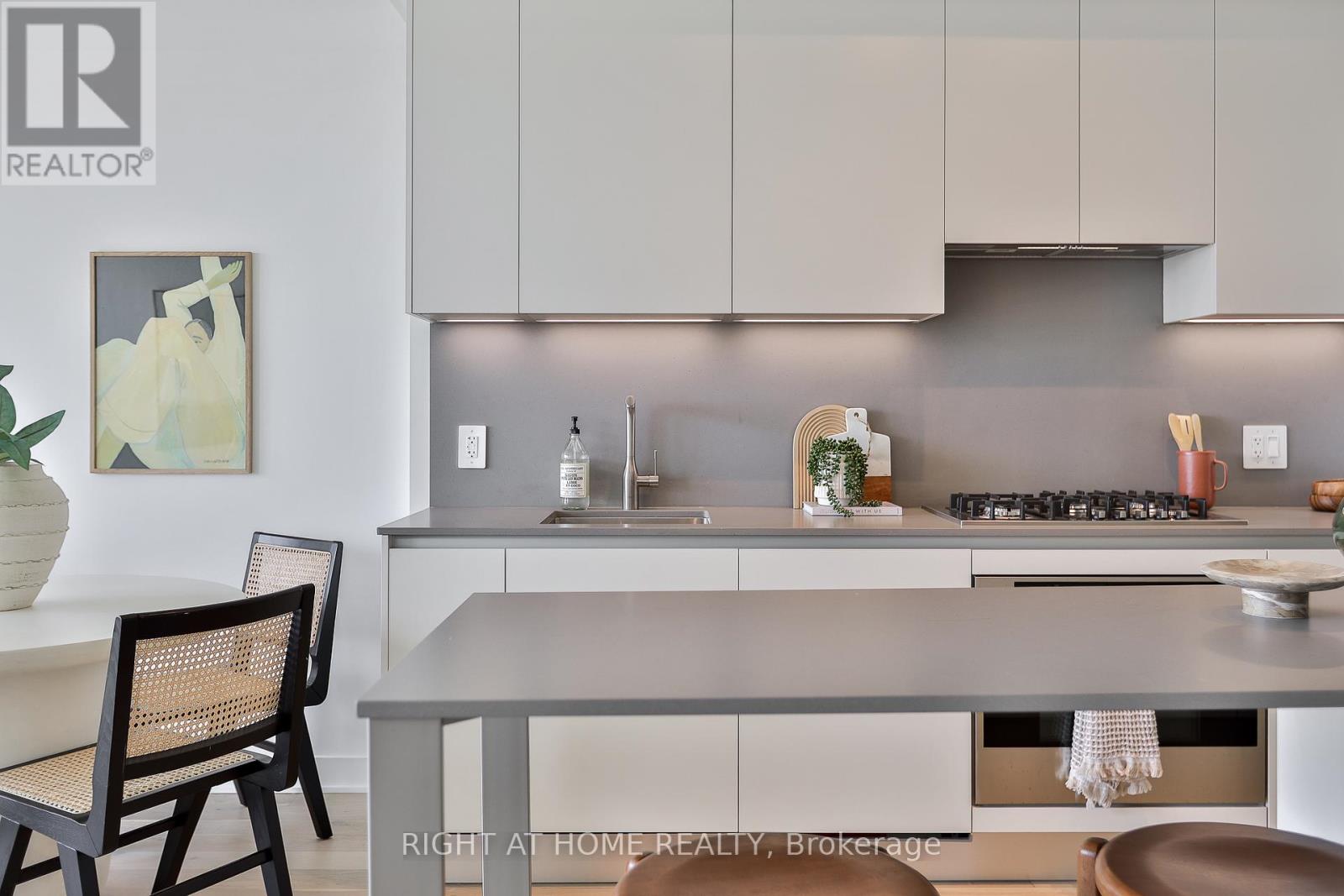 #604 2720 DUNDAS STREET W - 8