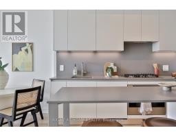 604 - 2720 Dundas Street W, Toronto, ON M6P0C3 Photo 8