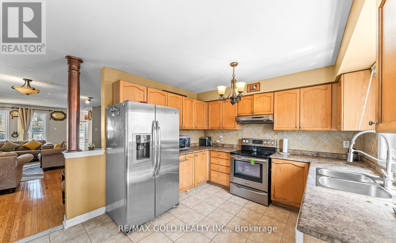 17 CALDERSTONE ROAD - 15