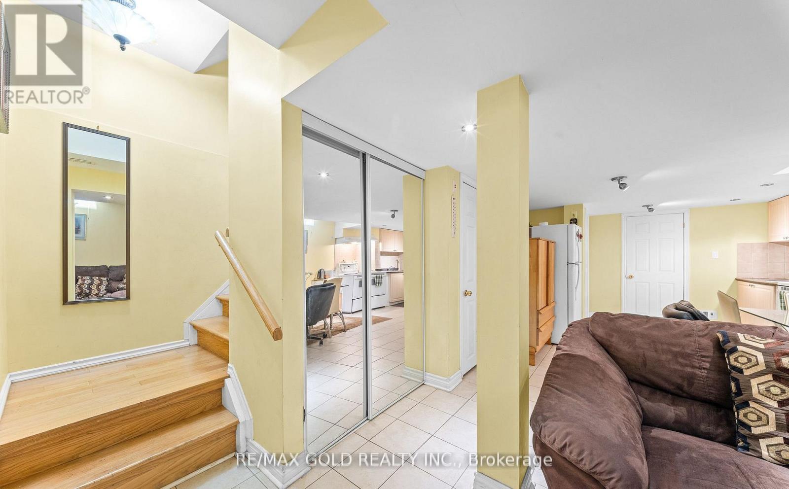17 CALDERSTONE ROAD - 32
