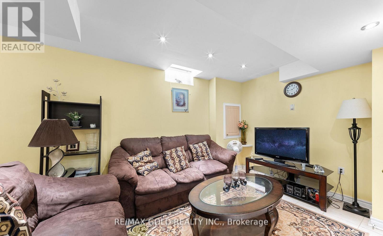 17 CALDERSTONE ROAD - 33