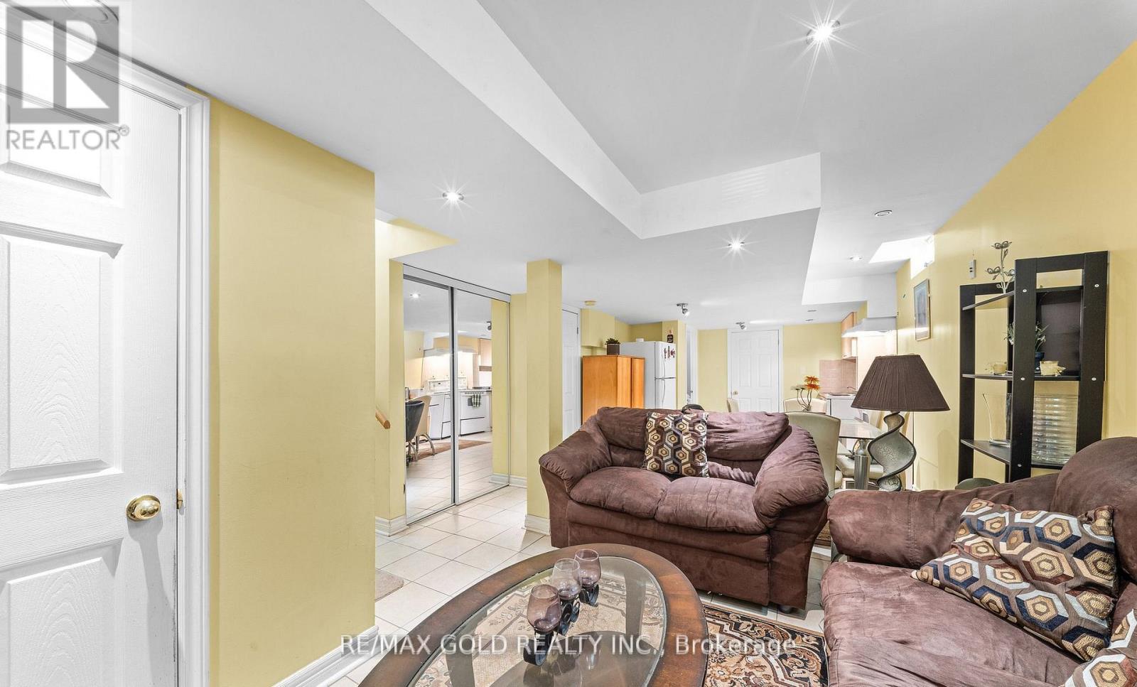 17 CALDERSTONE ROAD - 34