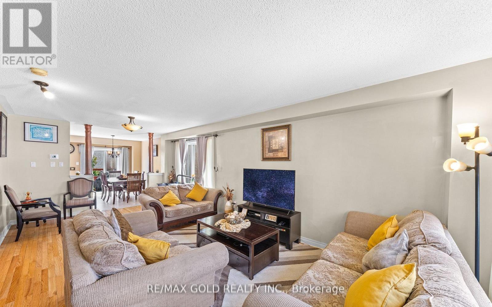 17 CALDERSTONE ROAD - 9