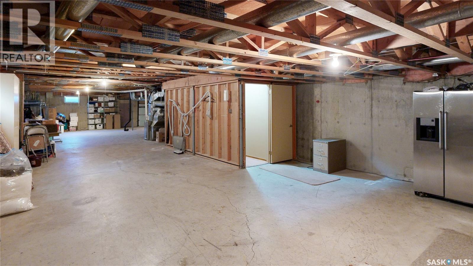 110 GROOME AVENUE — photo 42