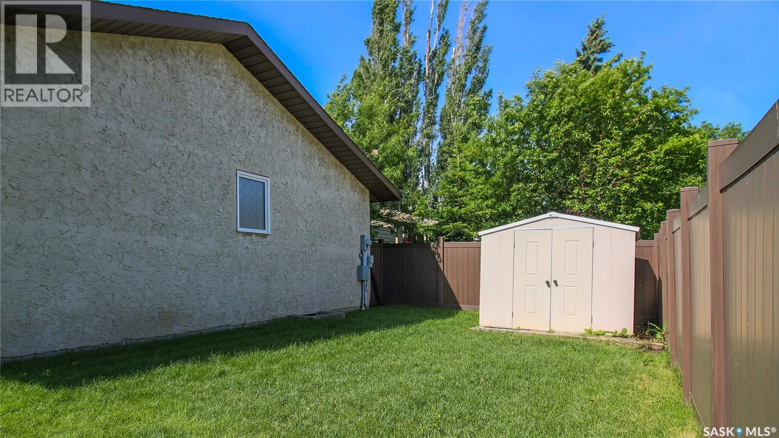 110 GROOME AVENUE — photo 55