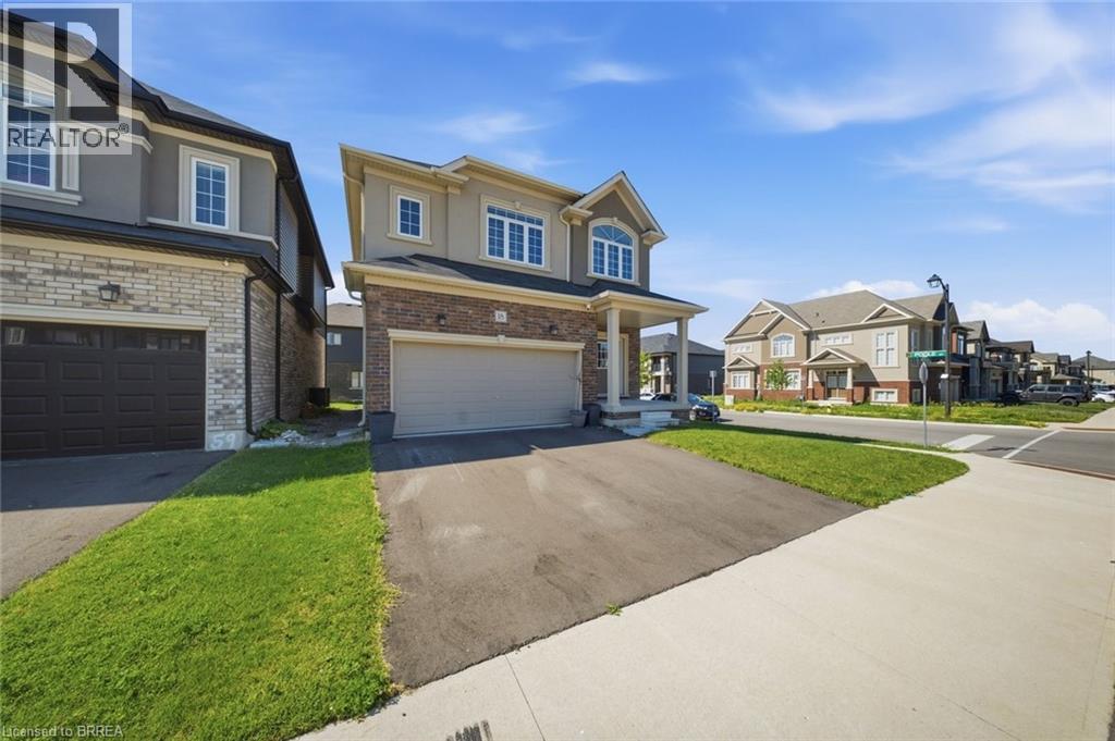 4-bedroom home for sale at 18 MACKLIN Street, Brantford ON · photo 3 of 31