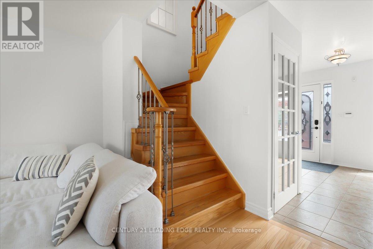 46 GEORGINA GATE - 12