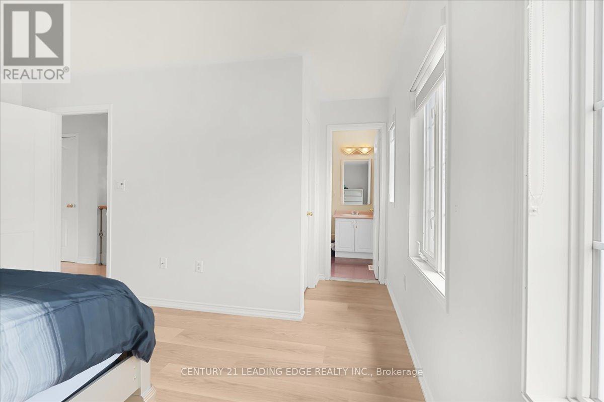 46 GEORGINA GATE - 16