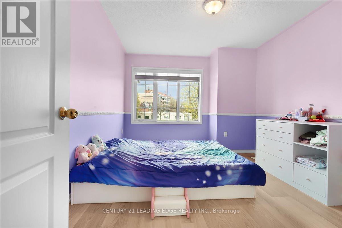 46 GEORGINA GATE - 18