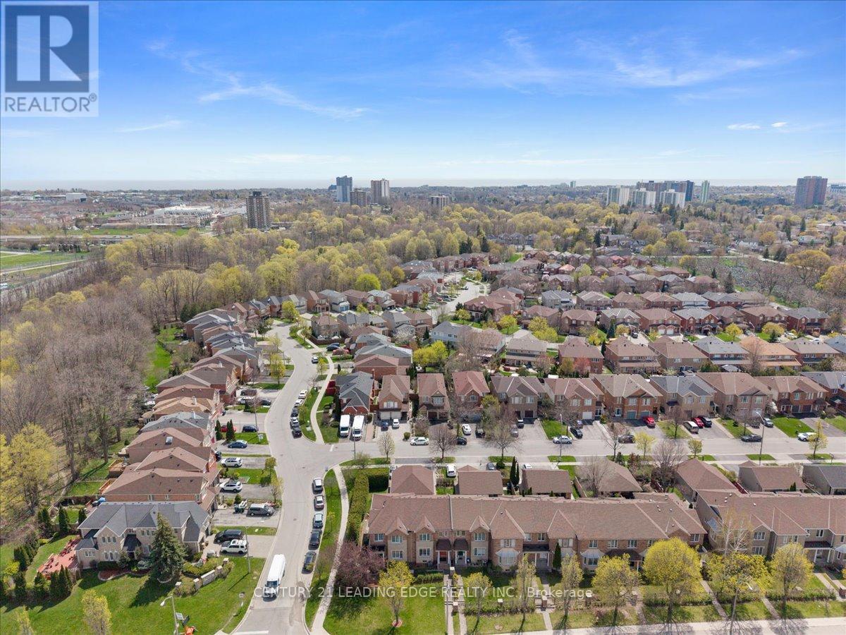 46 GEORGINA GATE - 40