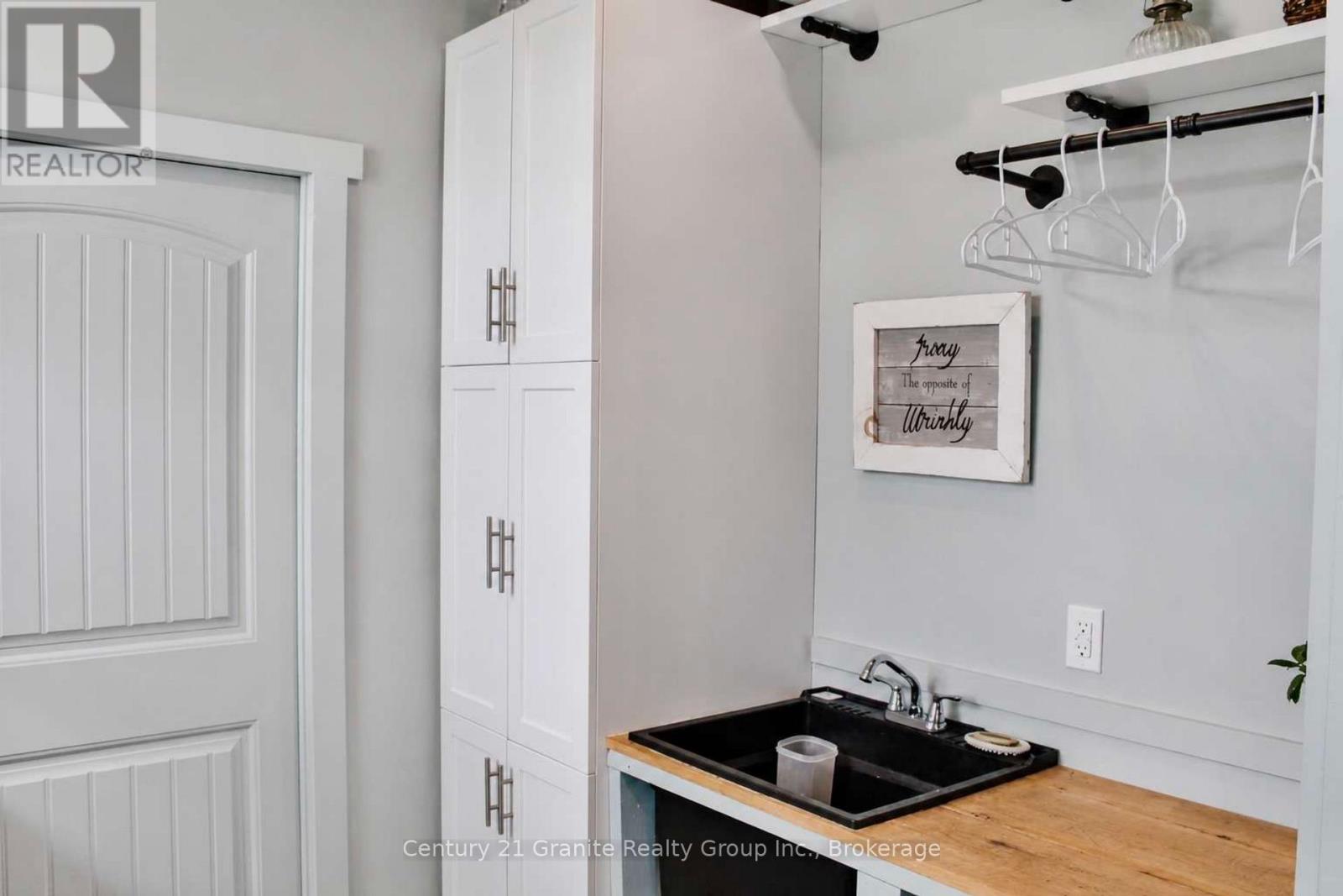 704 LAKEVIEW ROAD - 3