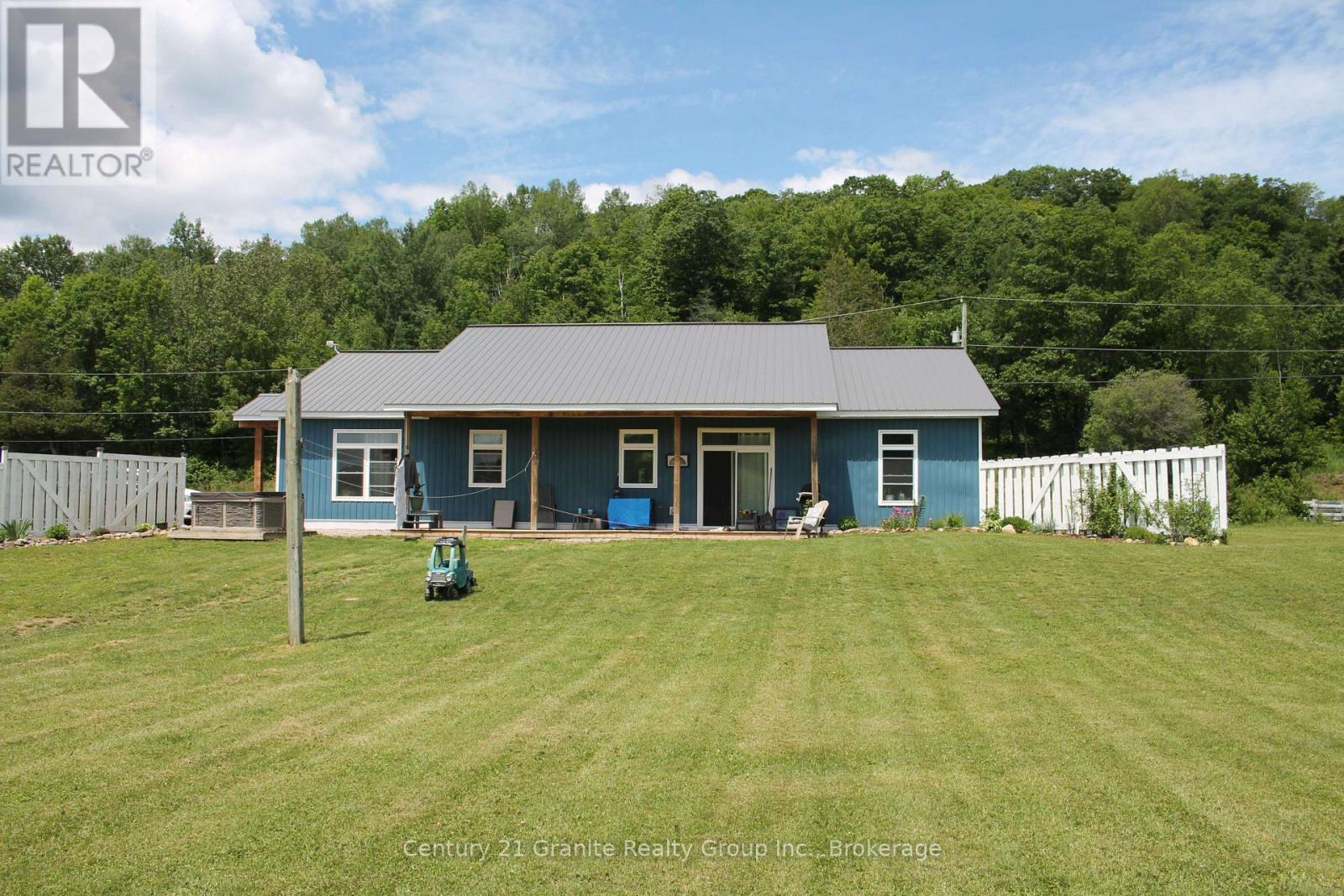 704 LAKEVIEW ROAD - 37