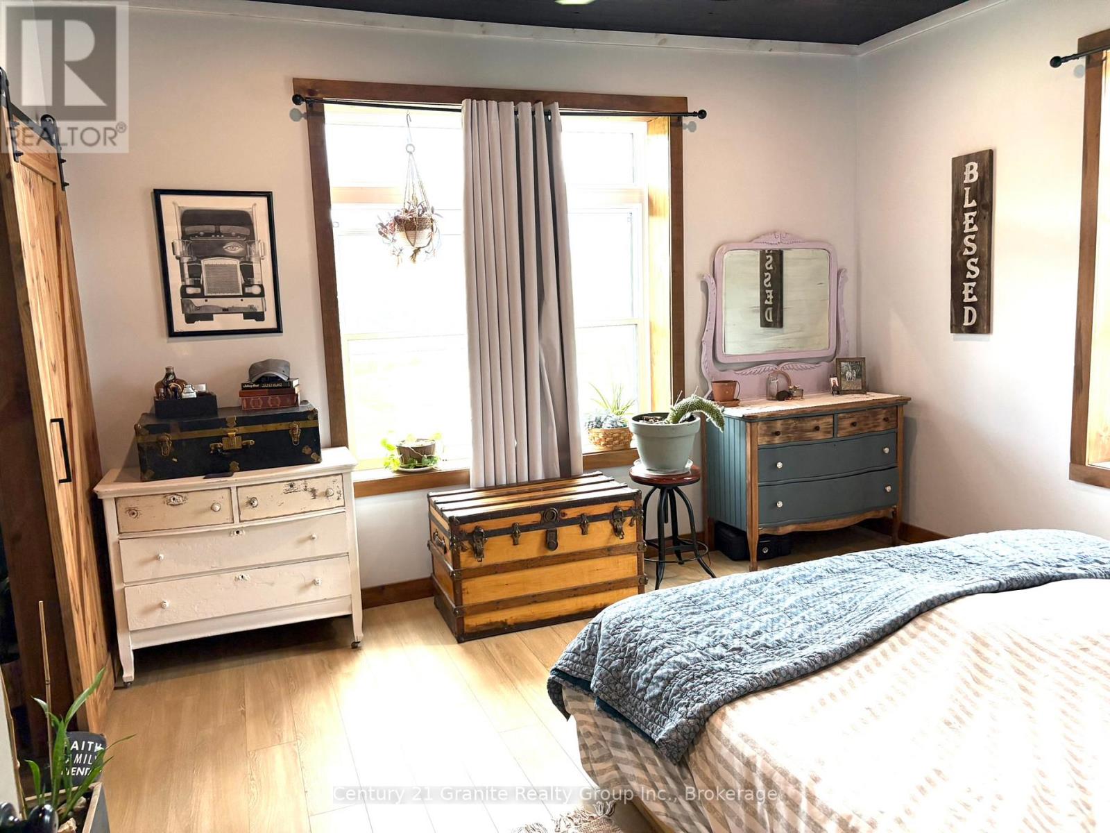 704 LAKEVIEW ROAD - 49