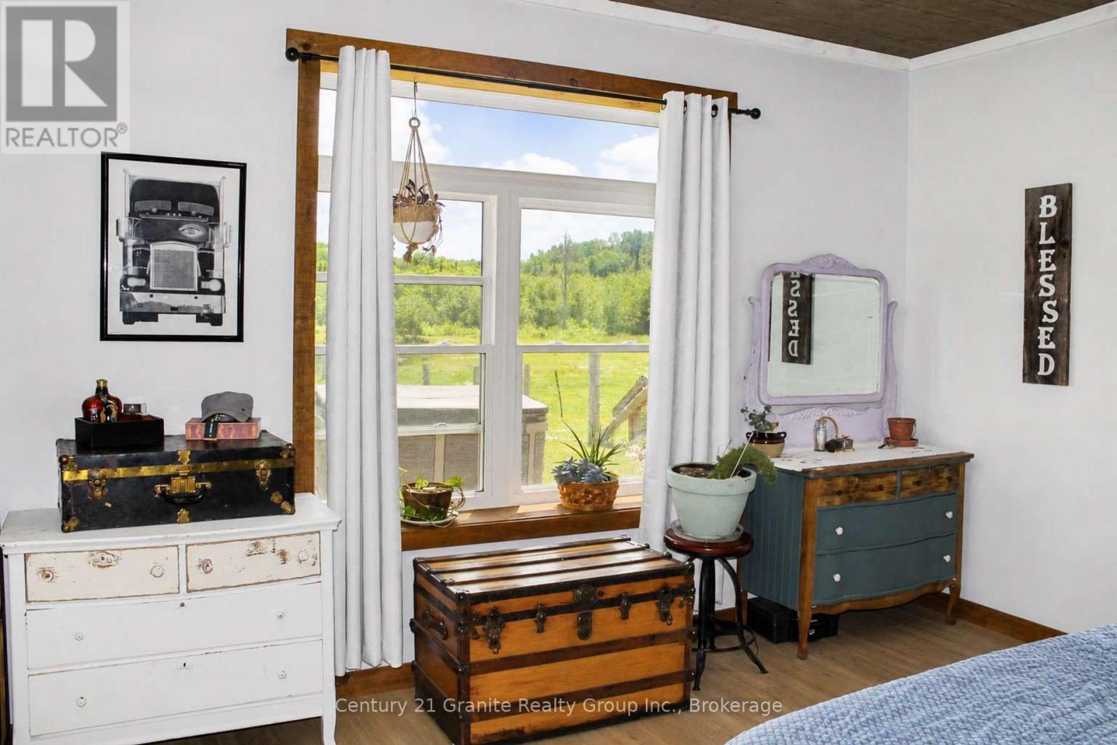 704 LAKEVIEW ROAD - 7