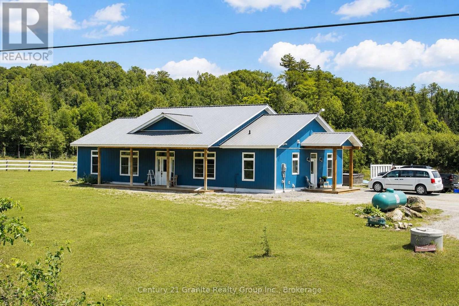 704 LAKEVIEW ROAD - 26