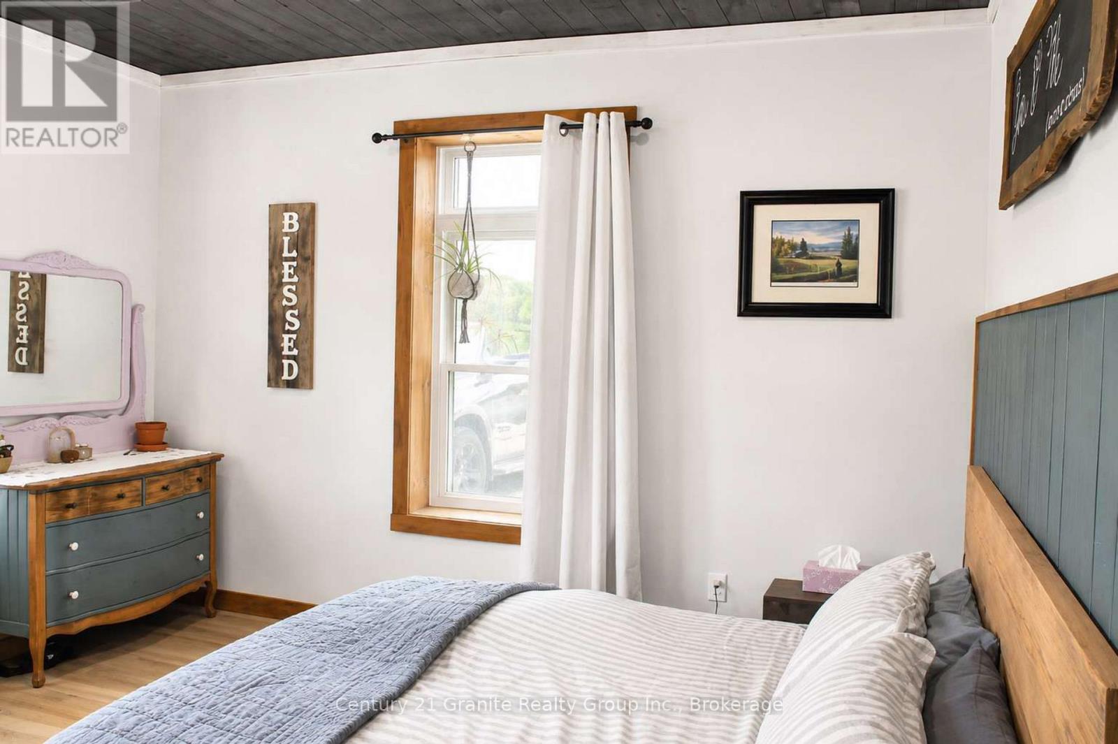 704 LAKEVIEW ROAD - 6