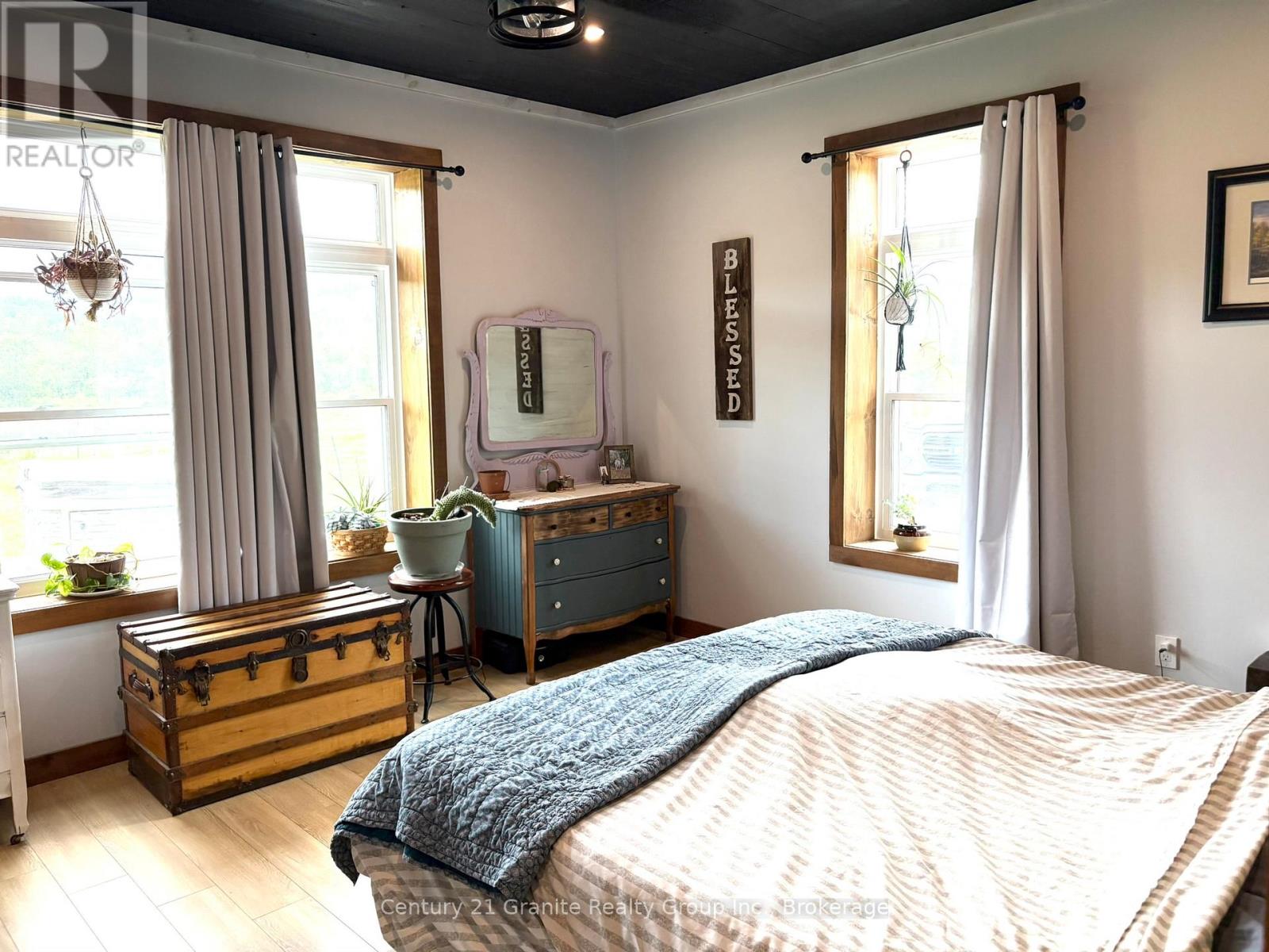 704 LAKEVIEW ROAD - 48