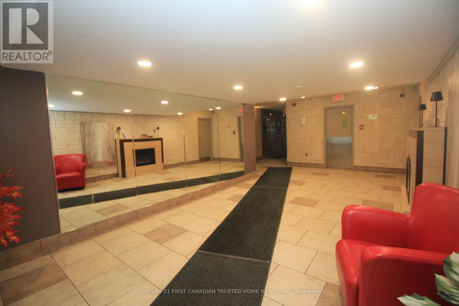 #305 155 KENT STREET - 2