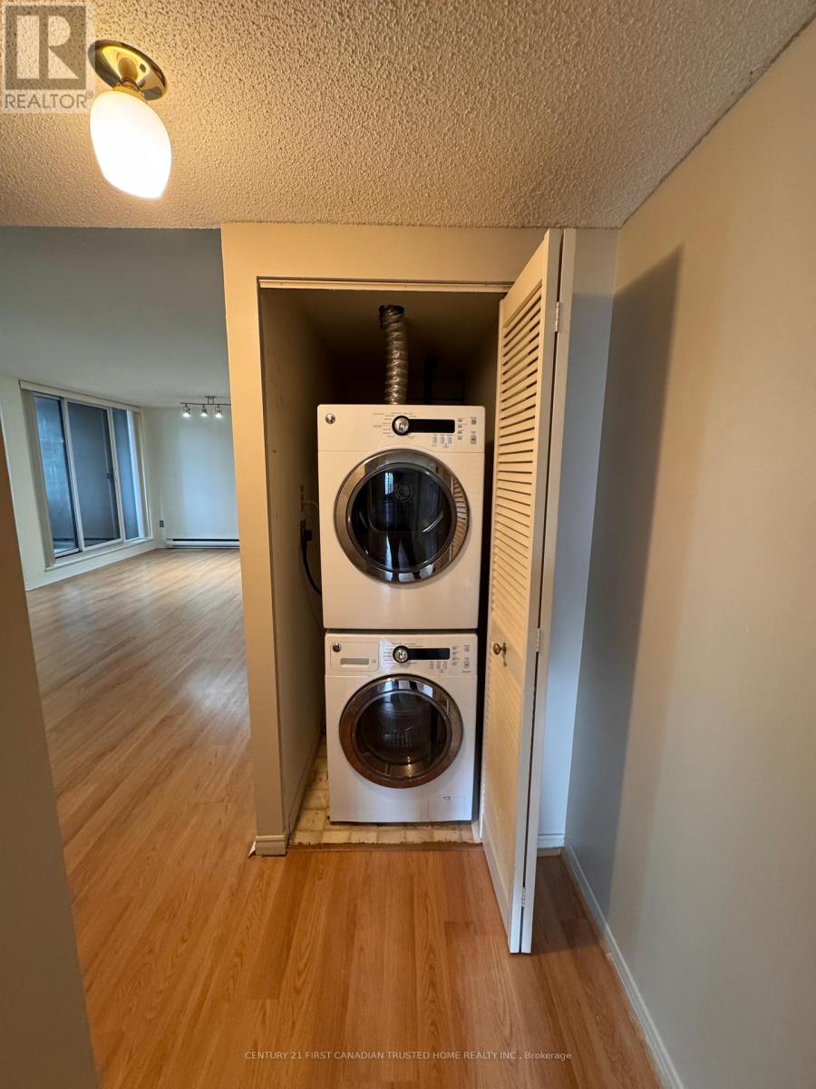#305 155 KENT STREET - 21