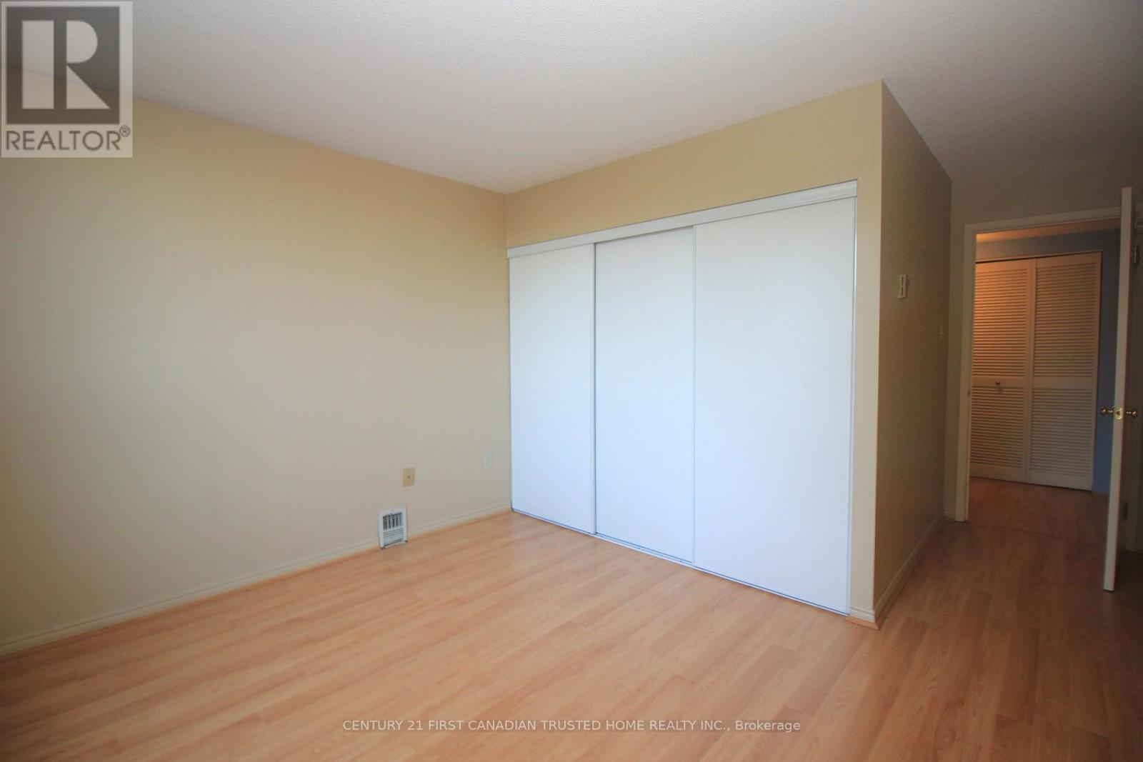 #305 155 KENT STREET - 20