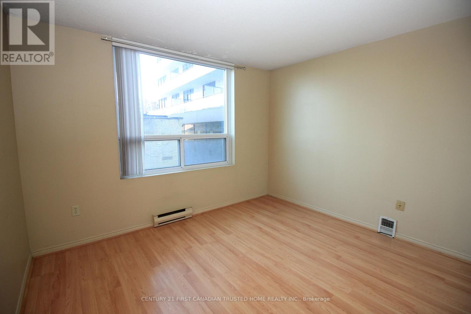 #305 155 KENT STREET - 19