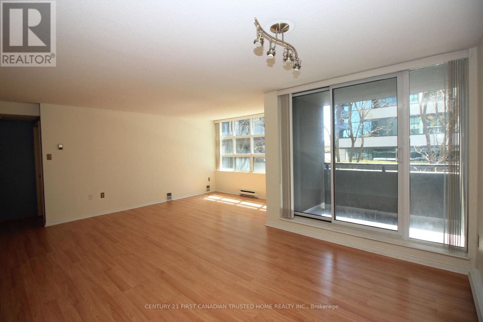 #305 155 KENT STREET - 13