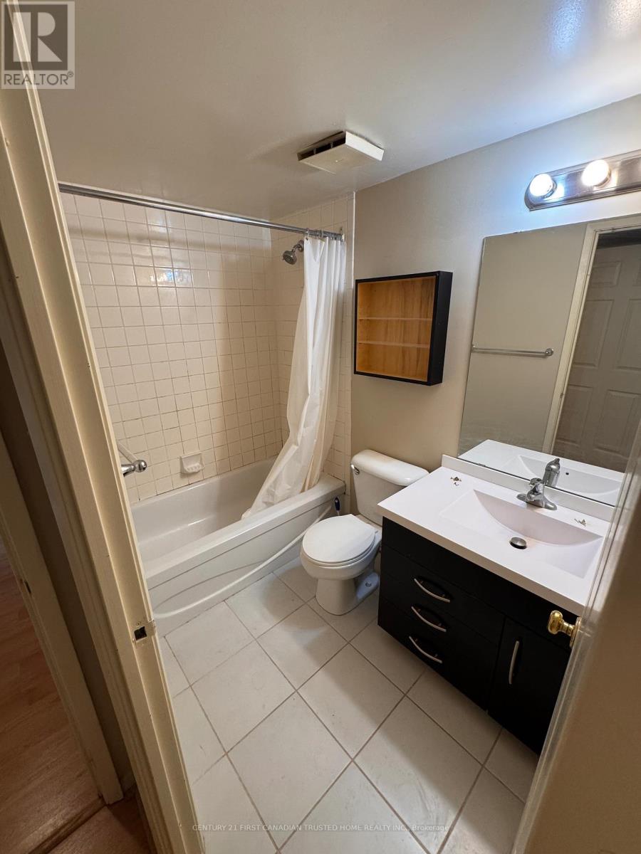 #305 155 KENT STREET - 23