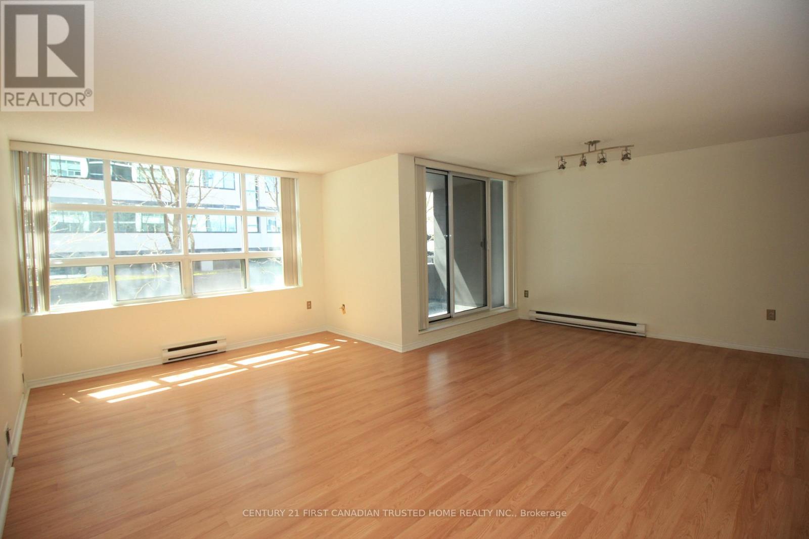 #305 155 KENT STREET - 18