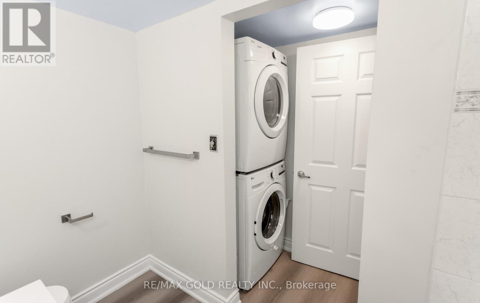 #CY-02 25 AGNES STREET - 38
