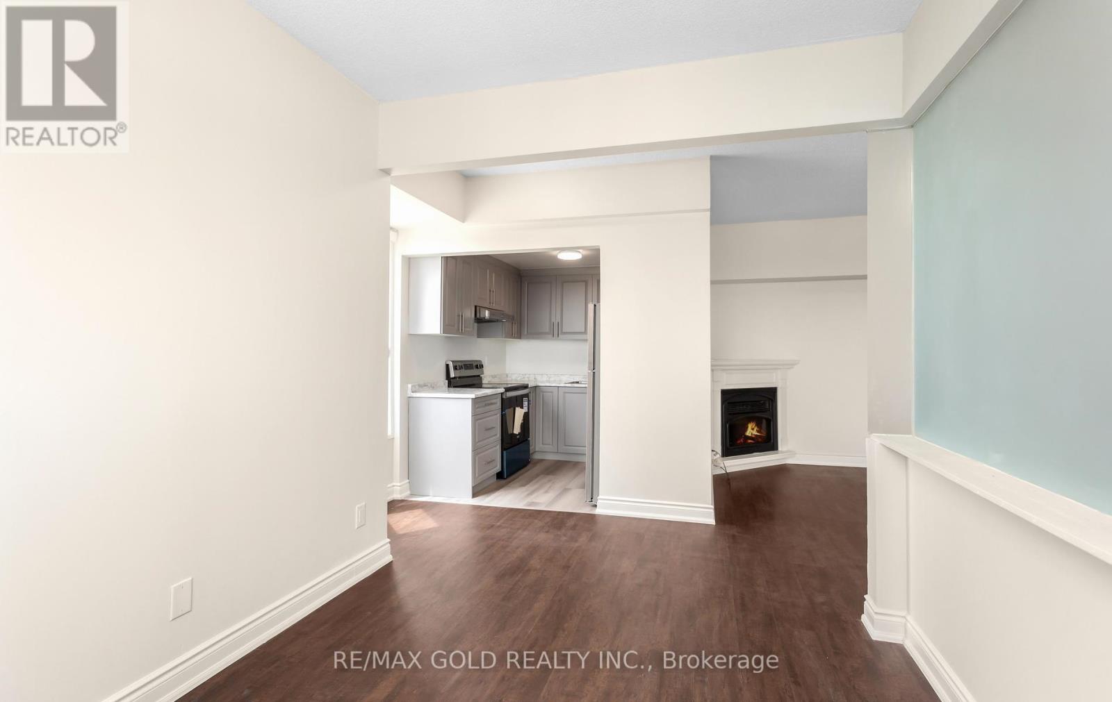 #CY-02 25 AGNES STREET - 20