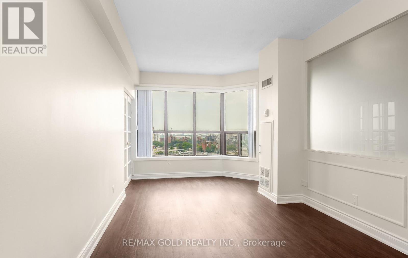 #CY-02 25 AGNES STREET - 16
