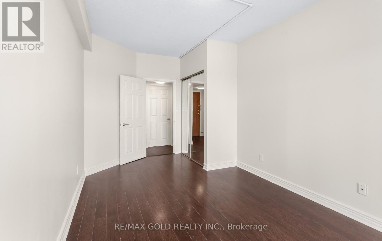 #CY-02 25 AGNES STREET - 26