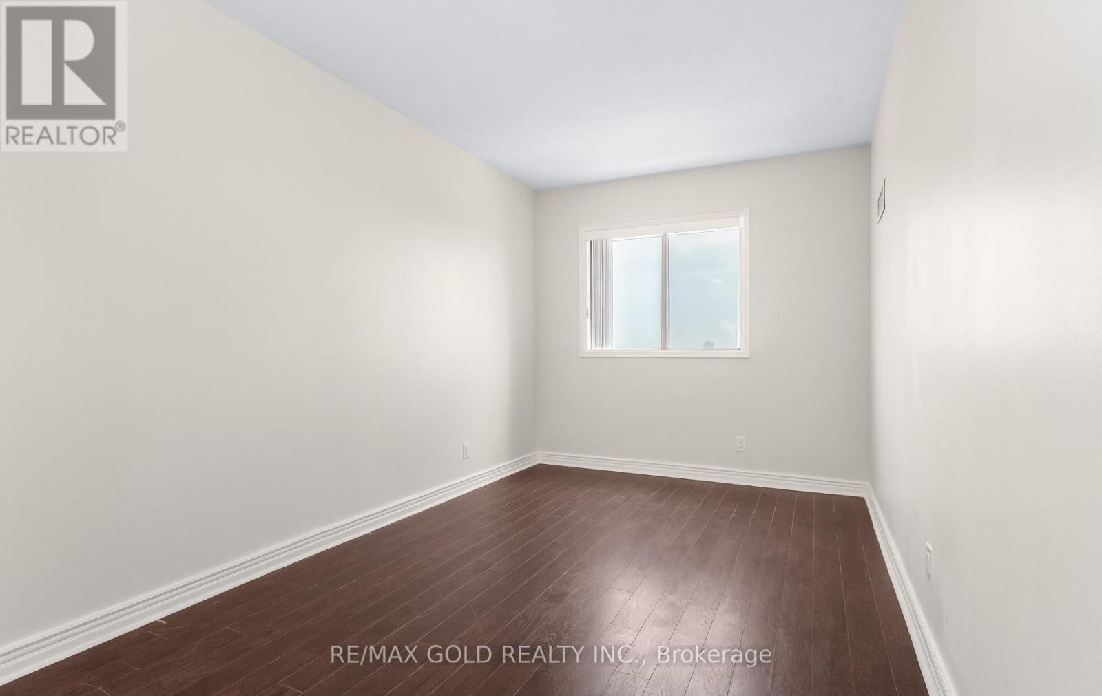 #CY-02 25 AGNES STREET - 31
