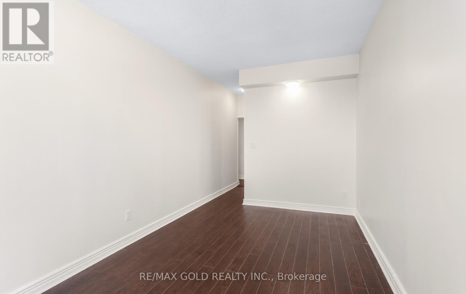 #CY-02 25 AGNES STREET - 33