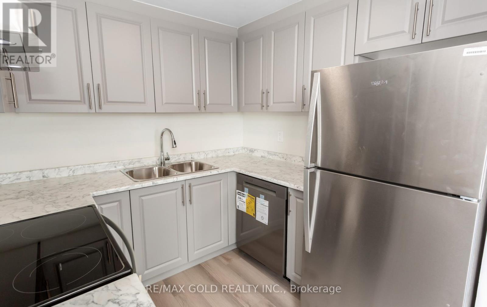 #CY-02 25 AGNES STREET - 23