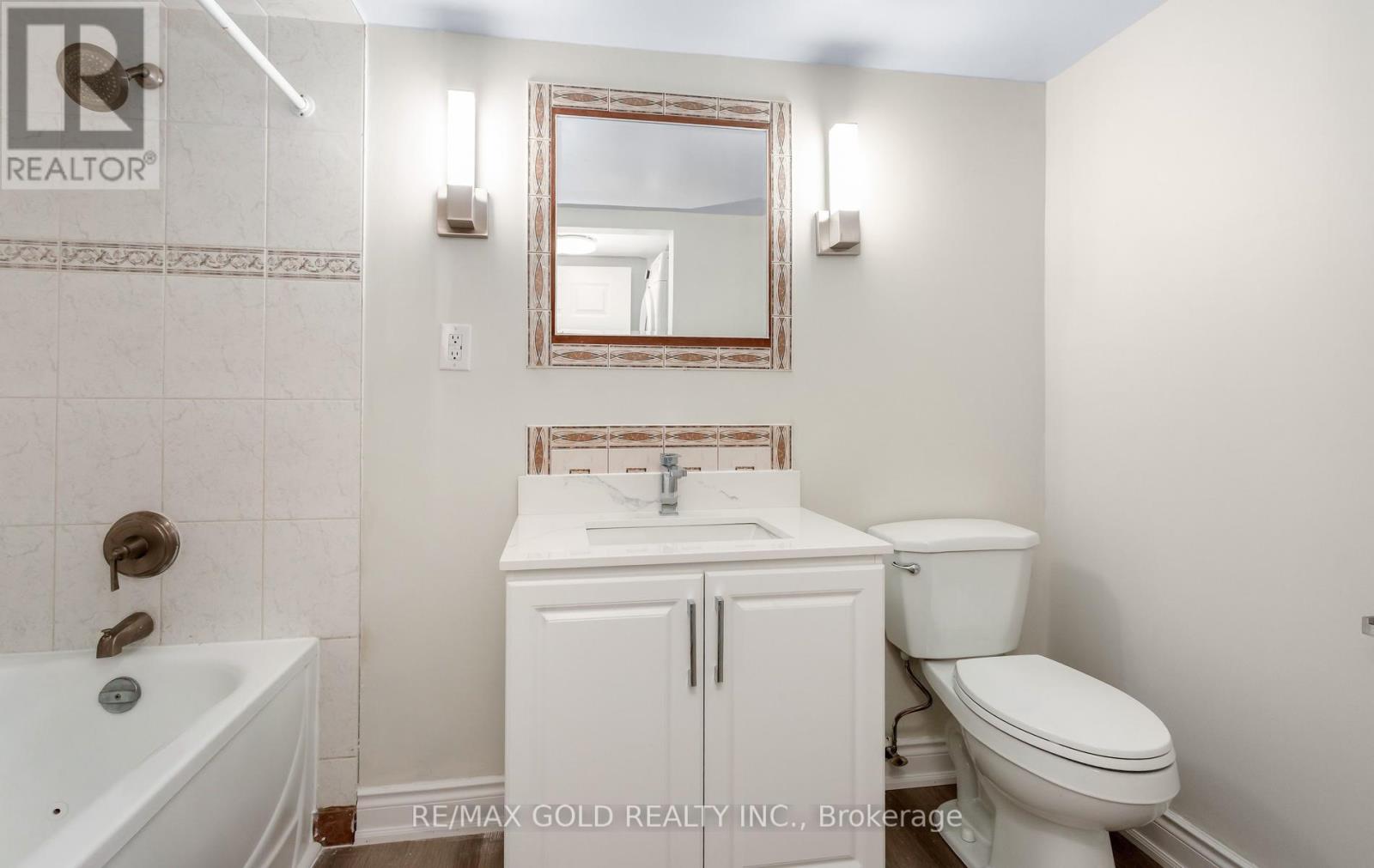 #CY-02 25 AGNES STREET - 36