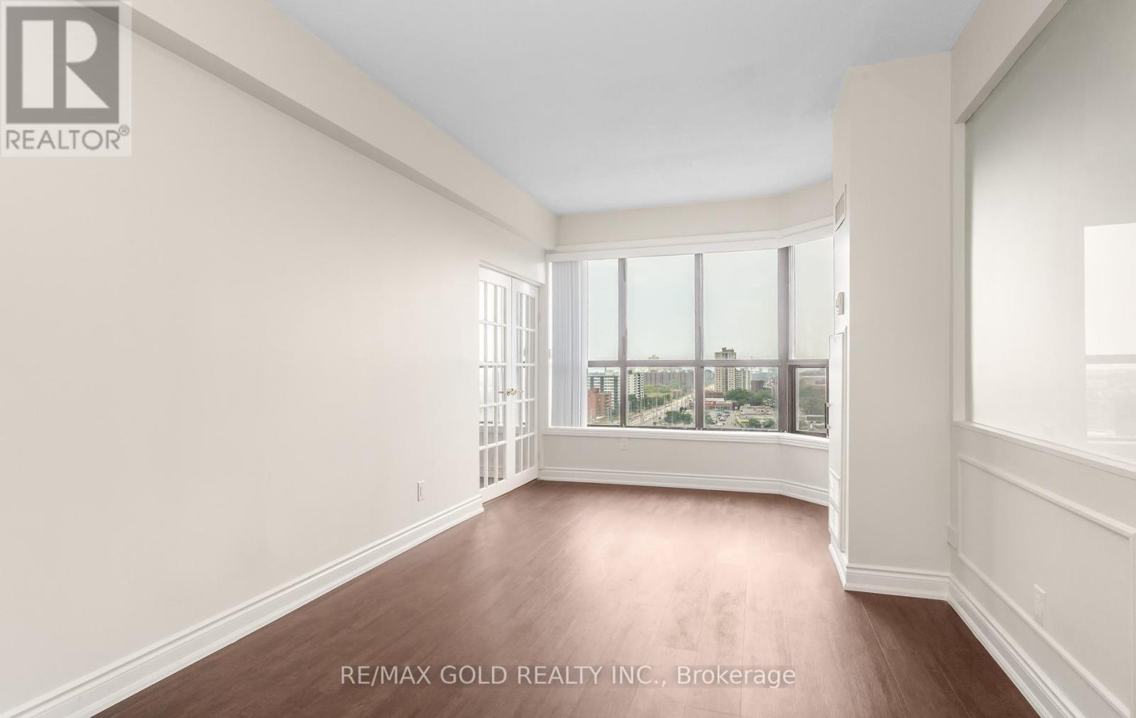 #CY-02 25 AGNES STREET - 15