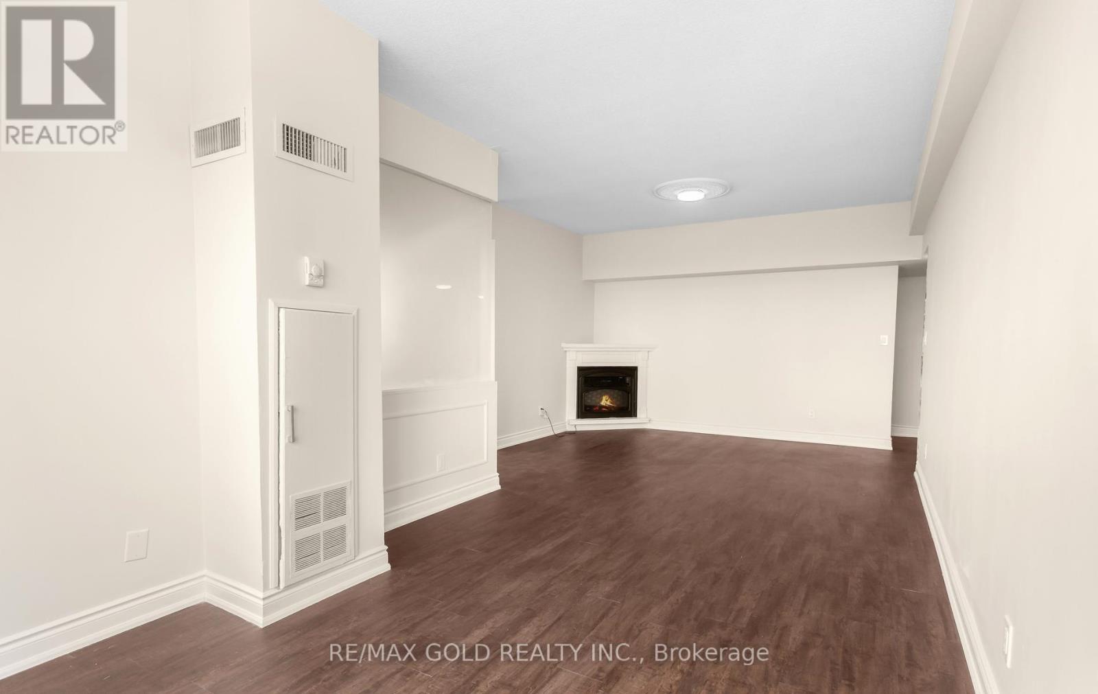 #CY-02 25 AGNES STREET - 17