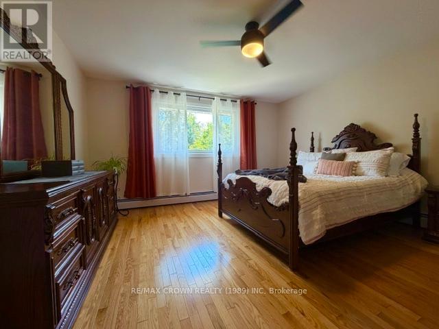 16 KIMBERLY DRIVE - 32