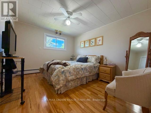 16 KIMBERLY DRIVE - 36